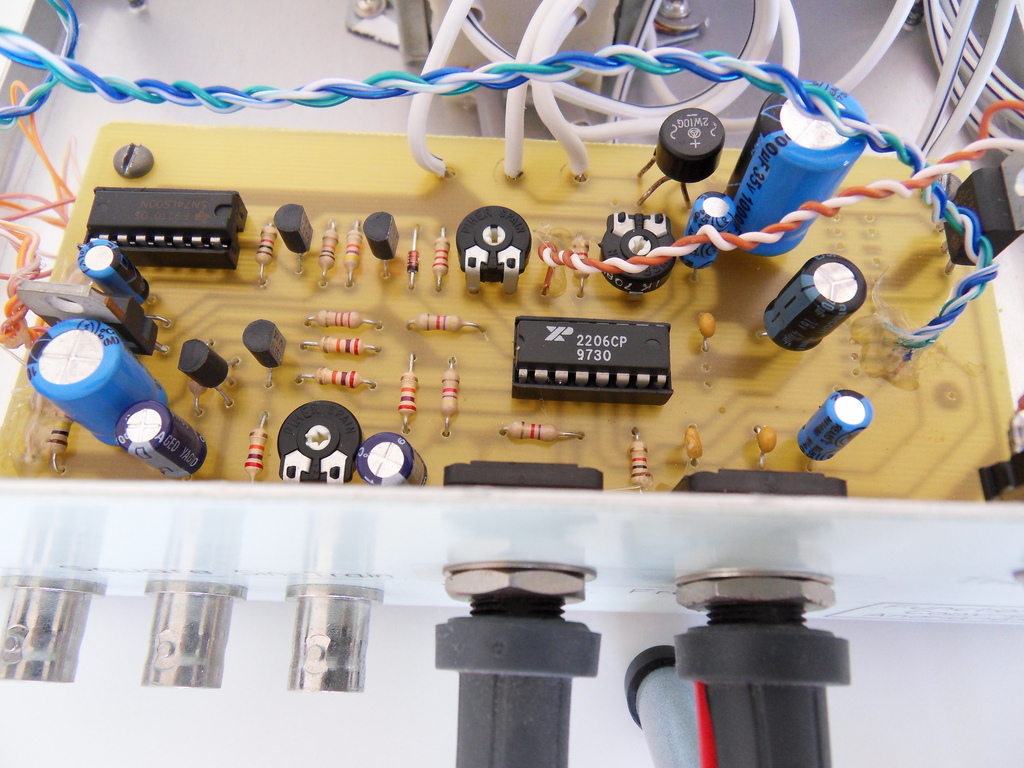 1Hz to 1MHz XR2206 Function Generator